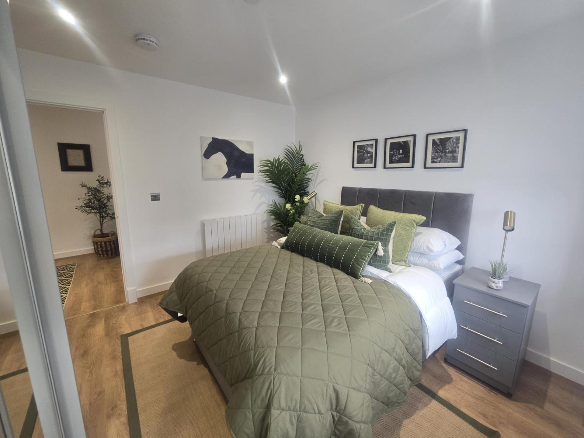 Snuggle Inn - Riverside Apartments - Views Over Looking London River Thames, Close To O2 Arena, London Excel, London City Airport, Thames Clipper- River Boat Service, Woolwich Ferry, Onsite Parking, Twin Room Option Available Exterior foto